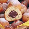 Bolinho de chuva recheado com chocolate: gostinho de conforto